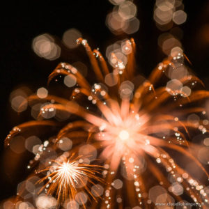 Fuochi artificiali con effetto bokeh